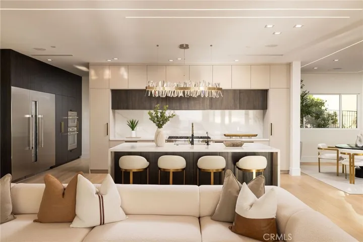4 Narbonne, Newport Beach, California 92660