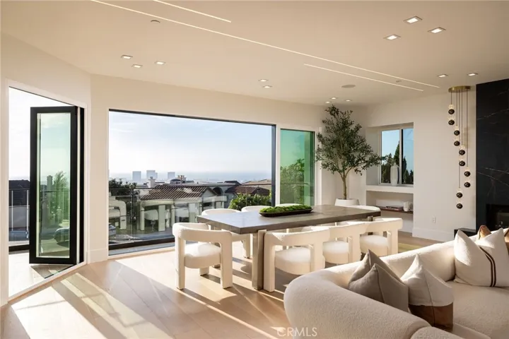 4 Narbonne, Newport Beach, California 92660
