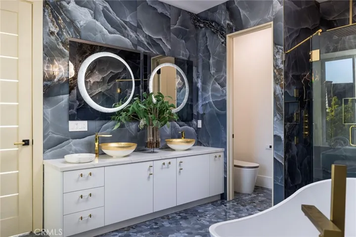 4 Narbonne, Newport Beach, California 92660