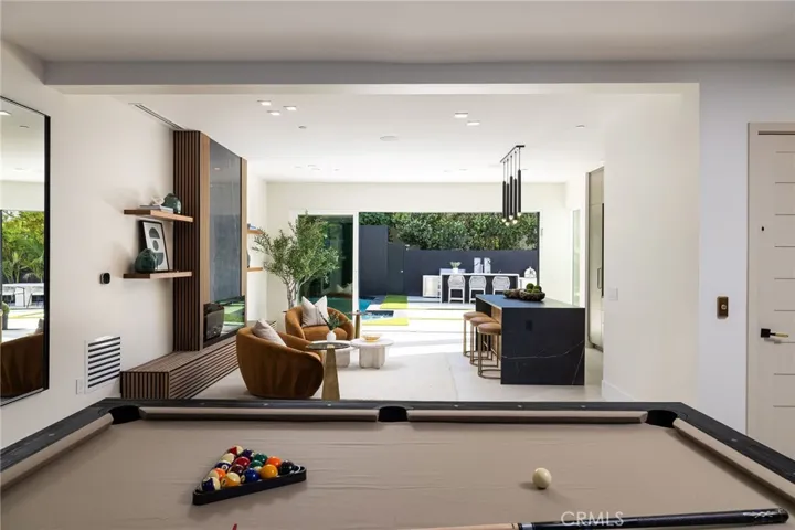 4 Narbonne, Newport Beach, California 92660