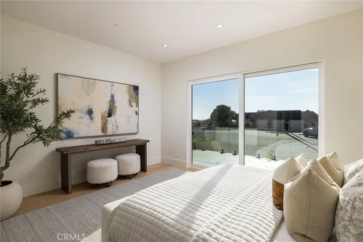 4 Narbonne, Newport Beach, California 92660