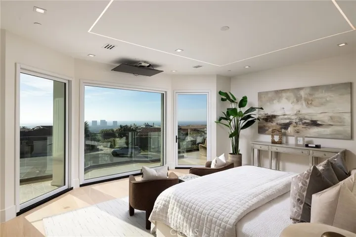 4 Narbonne, Newport Beach, California 92660