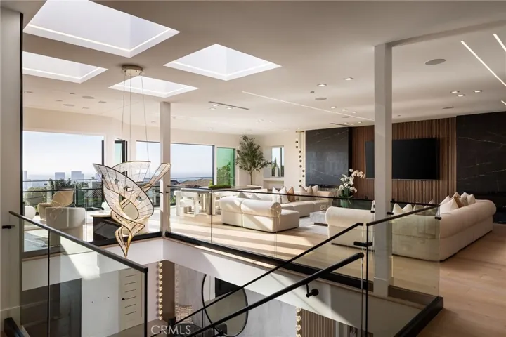 4 Narbonne, Newport Beach, California 92660