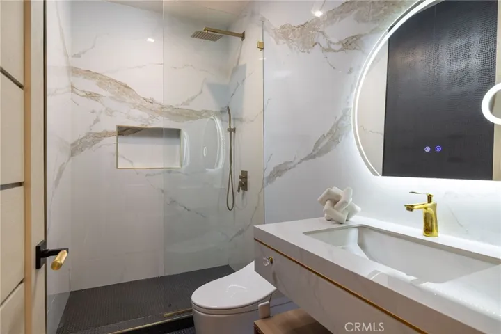 4 Narbonne, Newport Beach, California 92660