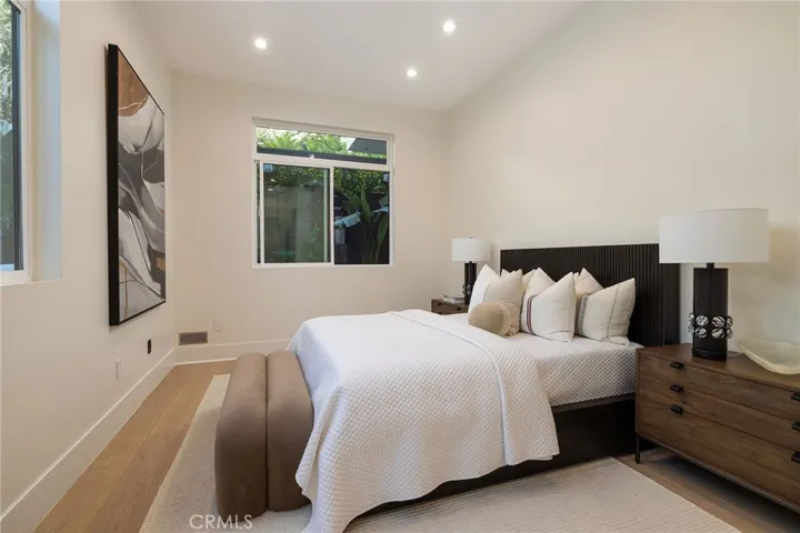 4 Narbonne, Newport Beach, California 92660