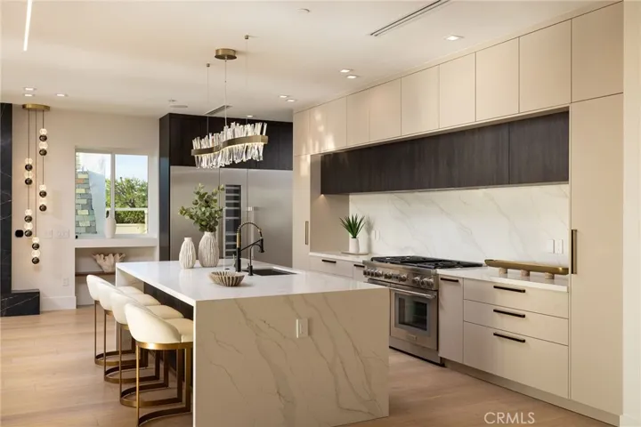 4 Narbonne, Newport Beach, California 92660