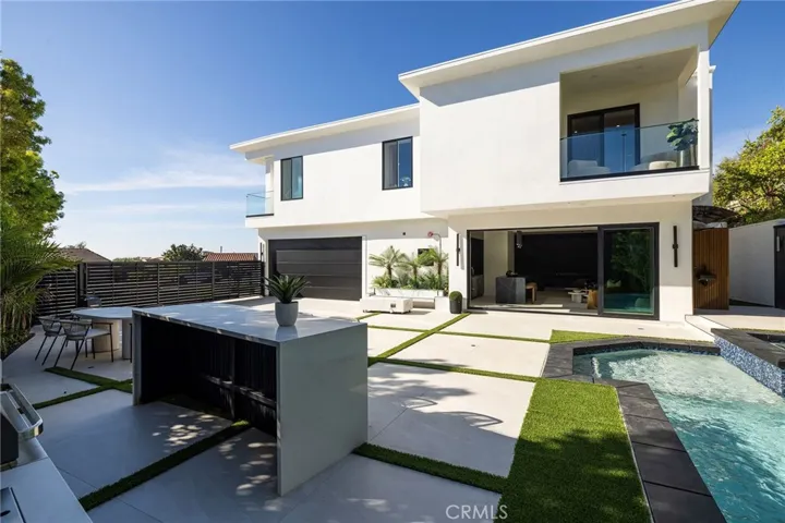 4 Narbonne, Newport Beach, California 92660