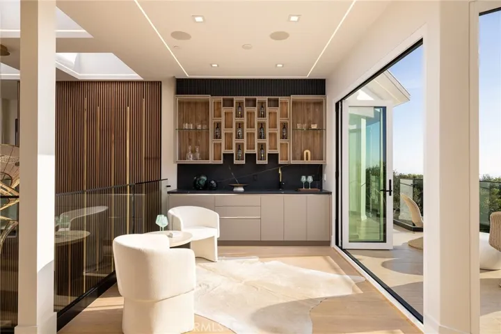 4 Narbonne, Newport Beach, California 92660