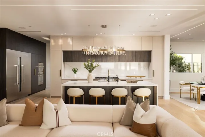 4 Narbonne, Newport Beach, California 92660