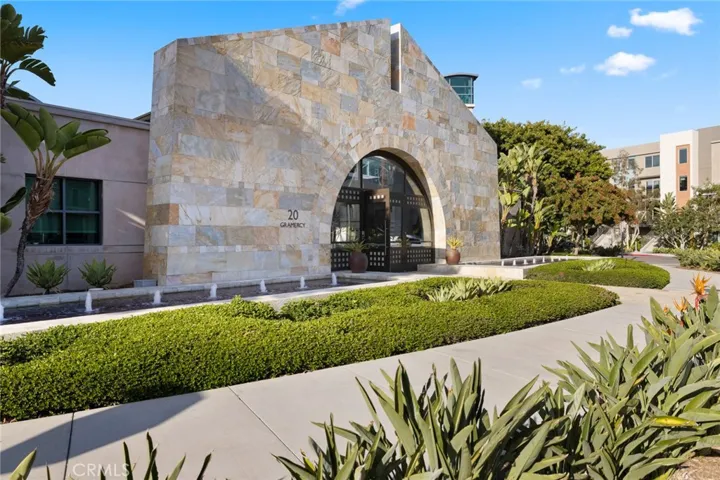 555 Rockefeller, Irvine, California 92612