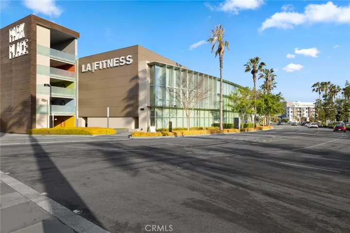 555 Rockefeller, Irvine, California 92612