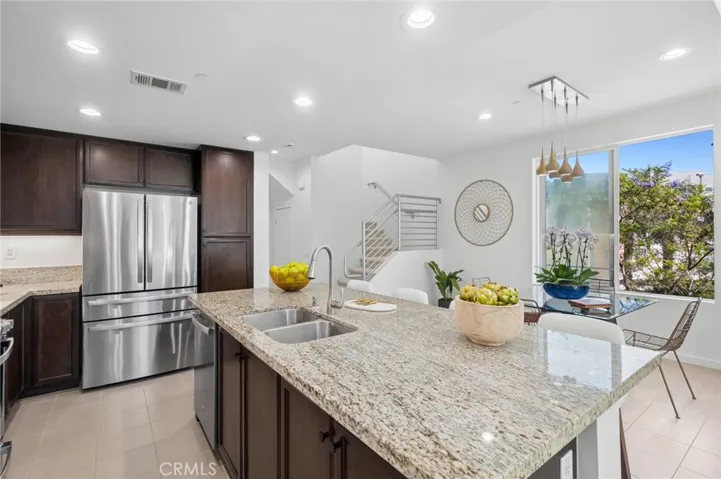 555 Rockefeller, Irvine, California 92612