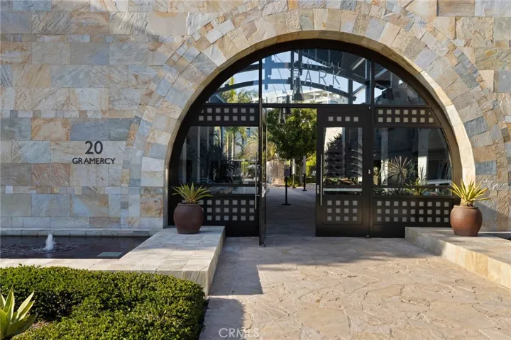 555 Rockefeller, Irvine, California 92612