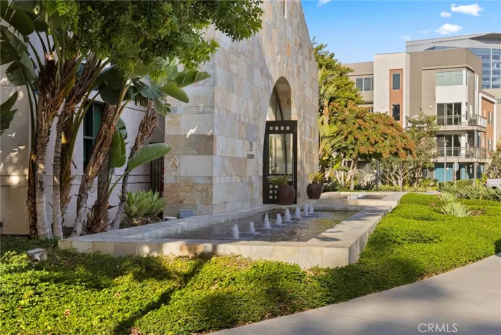 555 Rockefeller, Irvine, California 92612