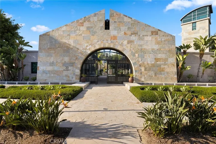 555 Rockefeller, Irvine, California 92612