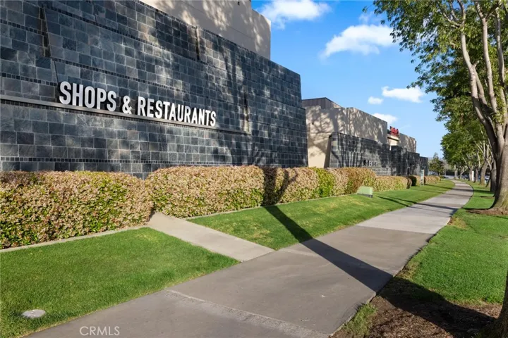 555 Rockefeller, Irvine, California 92612