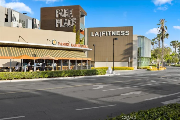 555 Rockefeller, Irvine, California 92612