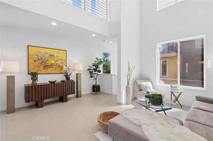 555 Rockefeller, Irvine, California 92612