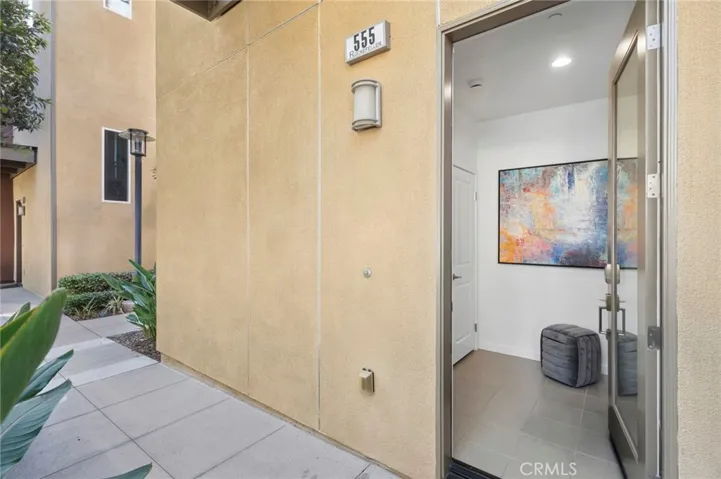 555 Rockefeller, Irvine, California 92612