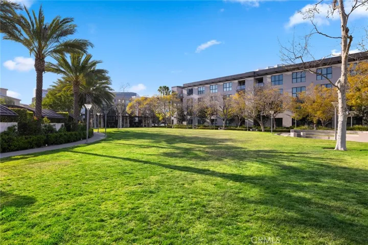 555 Rockefeller, Irvine, California 92612