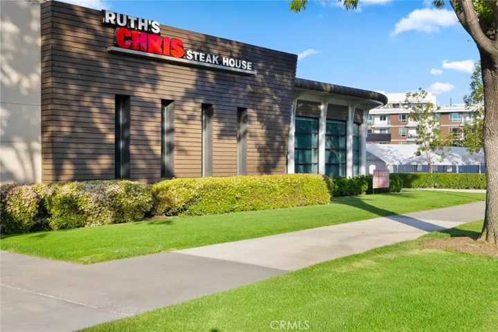 555 Rockefeller, Irvine, California 92612