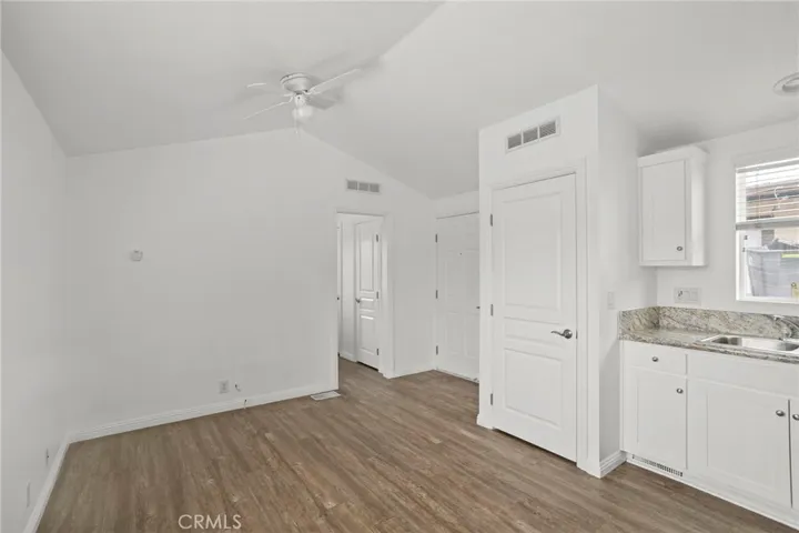 7650 Balboa Boulevard 43, Van Nuys, California 91406