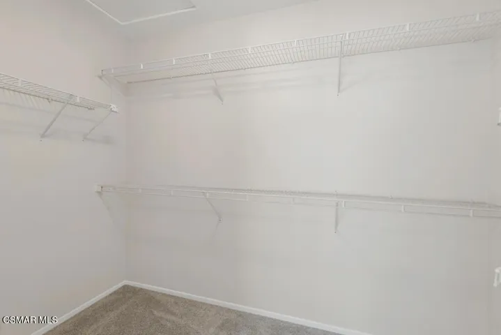 Walk-In-Closet