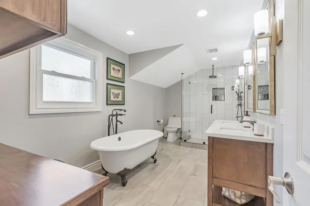 Upstairs Bathroom
