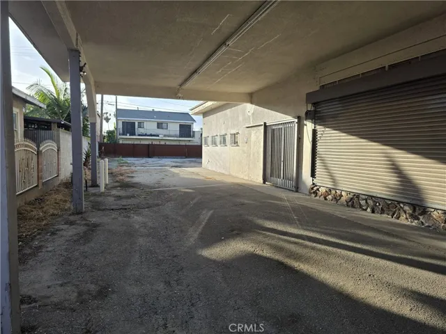 Exterior Driveway
