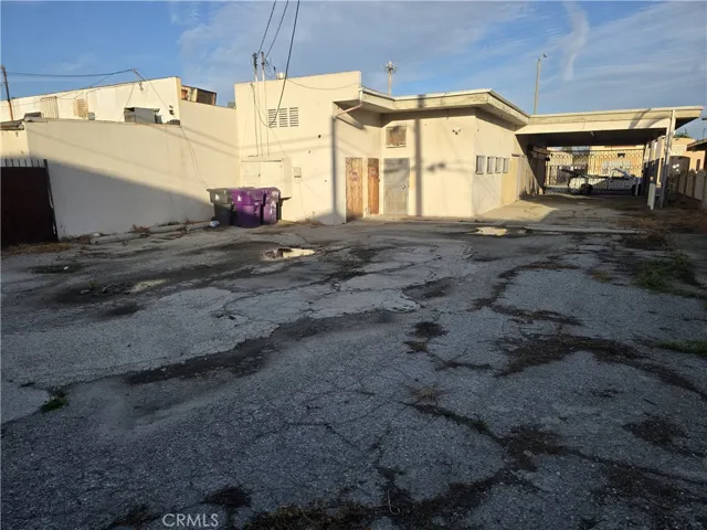 Exterior Rear/Parking