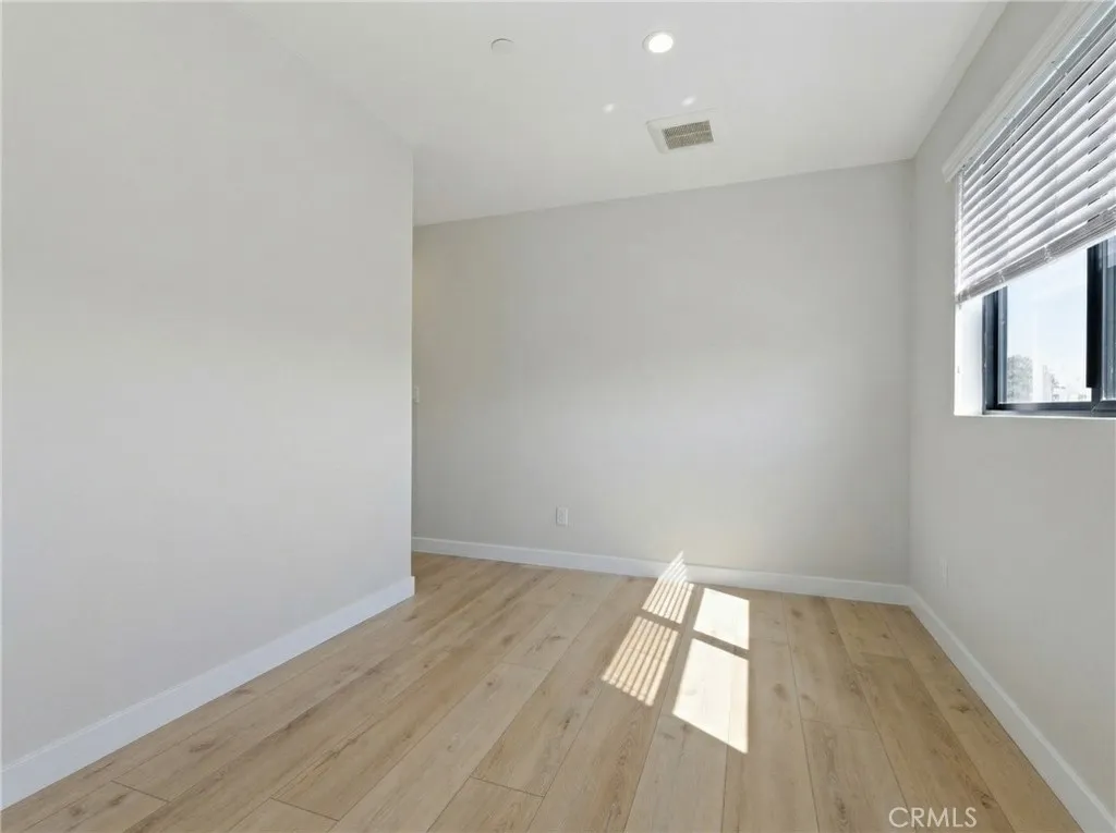 3RD FLOOR LOFT/STUDY