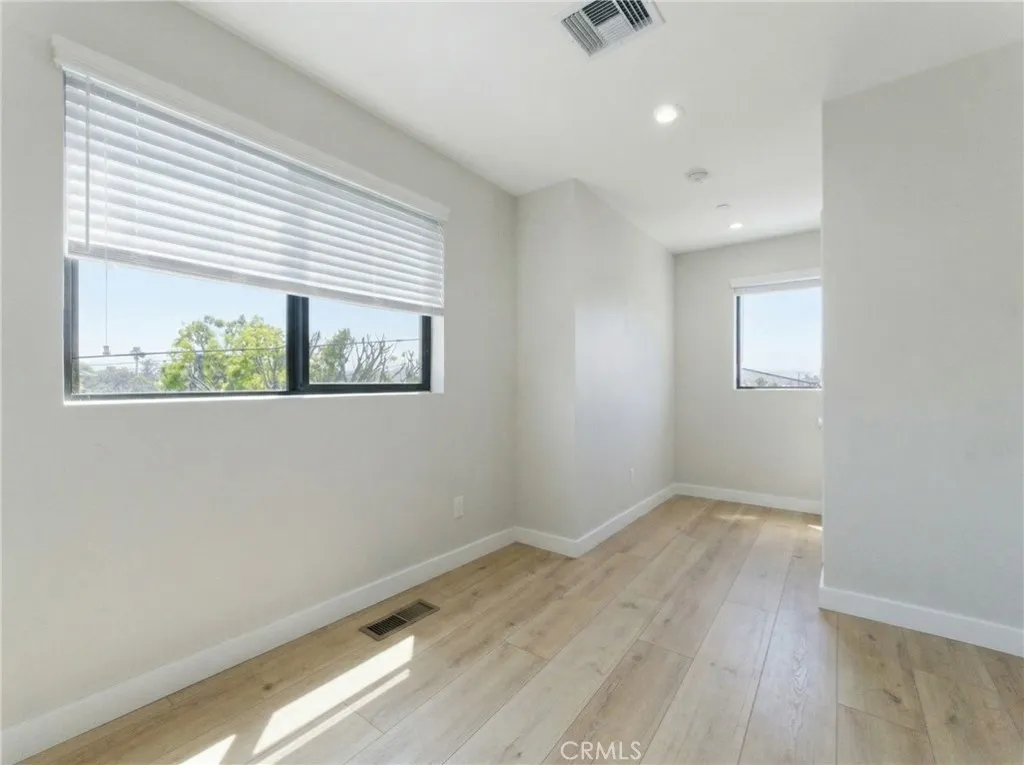 3RD FLOOR LOFT/STUDY