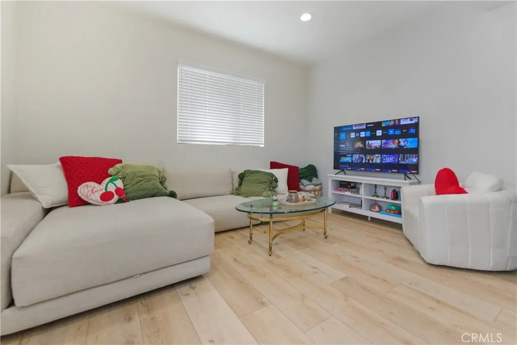 2ND FLOOR LIVING ROOM