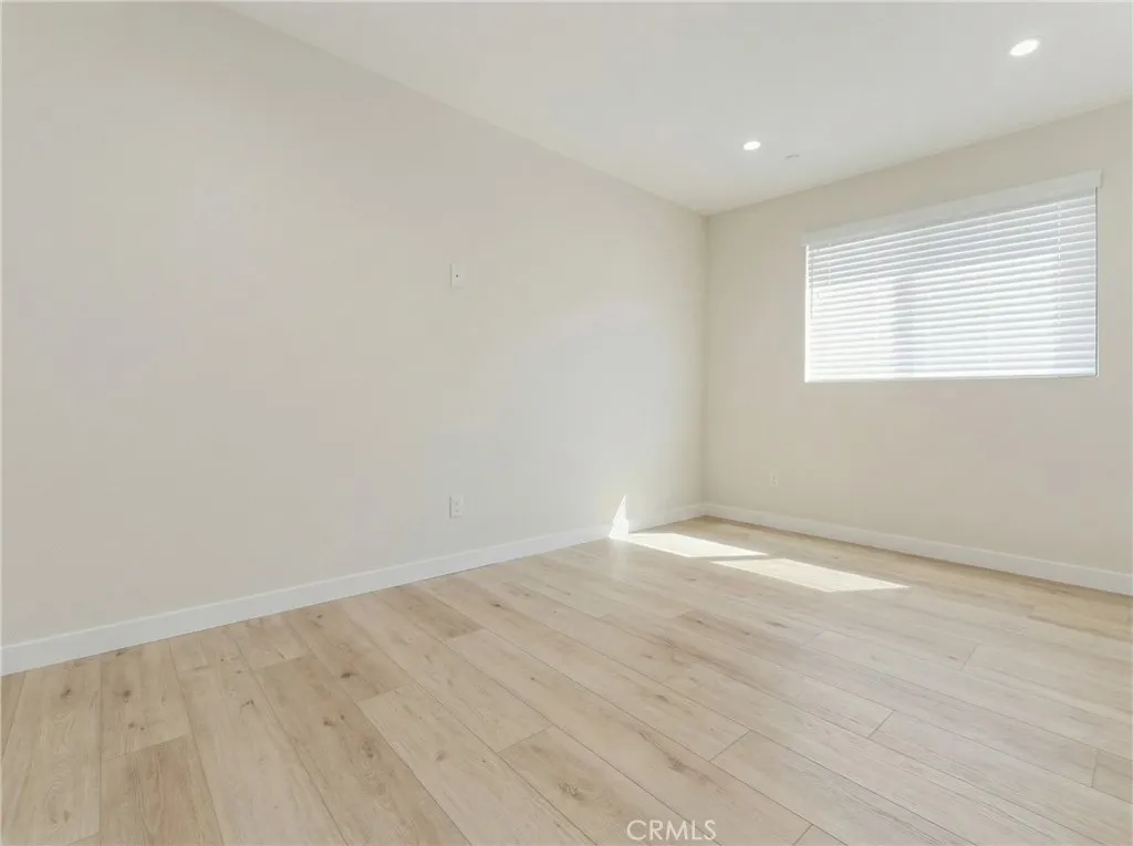 BED 2 (2ND FLOOR)