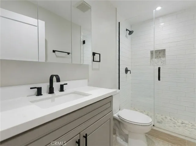 BATHROOM SECOND FLOOR