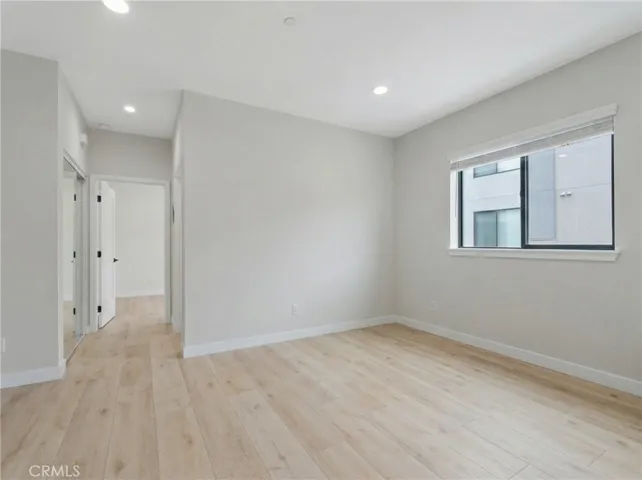LIVING ROOM AREA