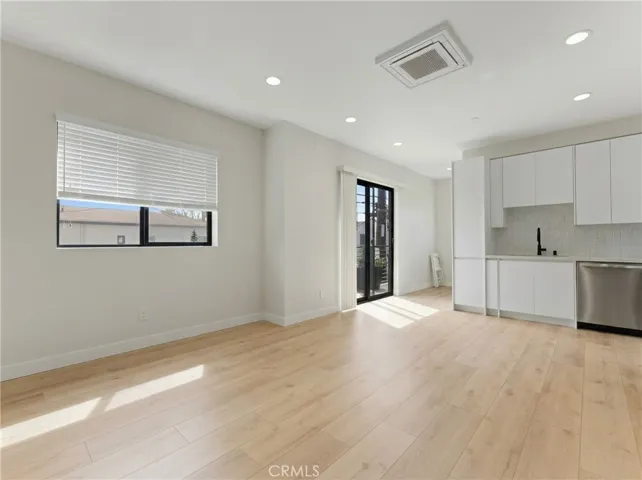 LIVING ROOM/KITCHEN