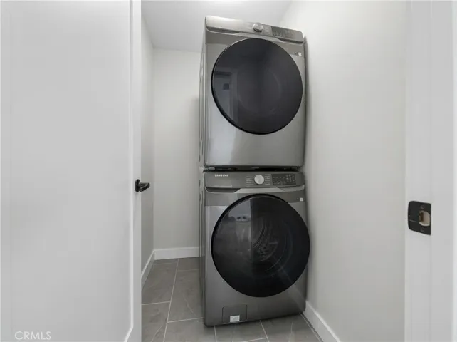 LAUNDRY CLOSET