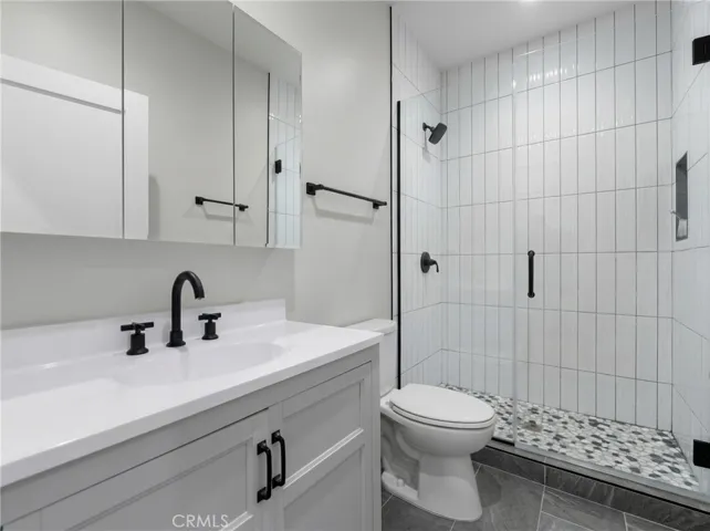 3RD BATH 3RD FLOOR