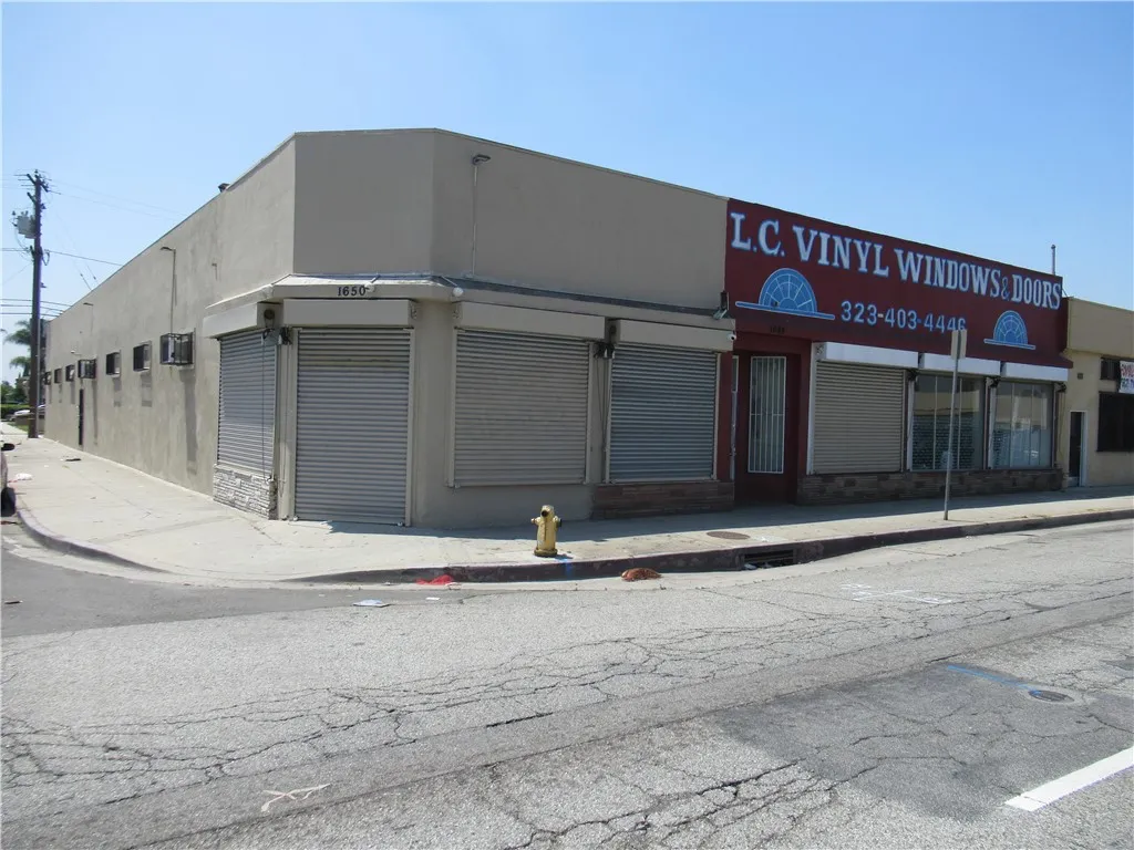 1644 E Compton Blvd