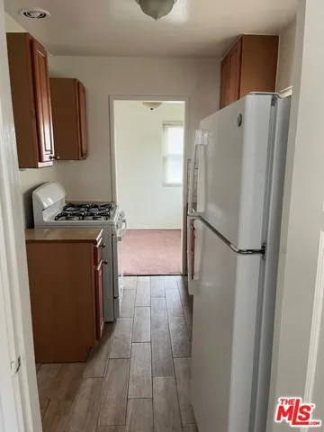 811 1/2 E Nutwood Street 1/2, Inglewood, California 90301