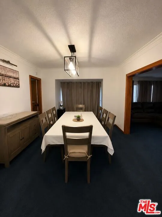 Family Dining Area 2