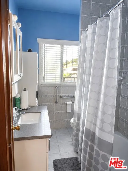 Full Bath