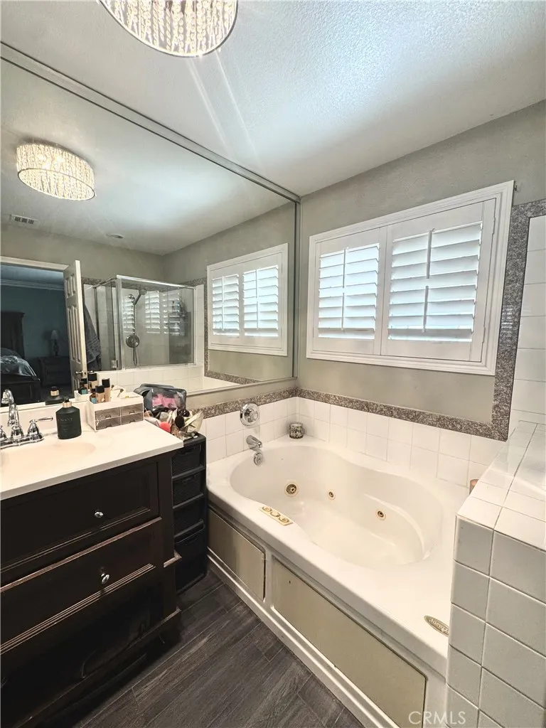Master Bath Room