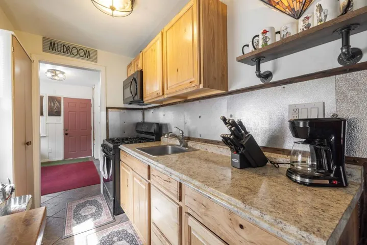 009_Kitchen 1