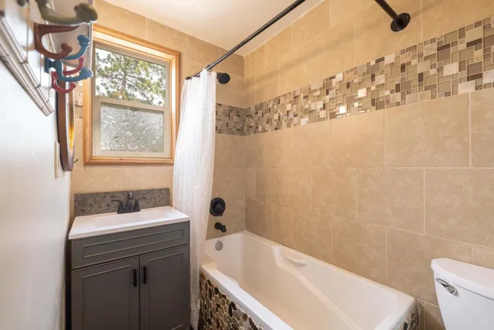 018_Bathroom 1