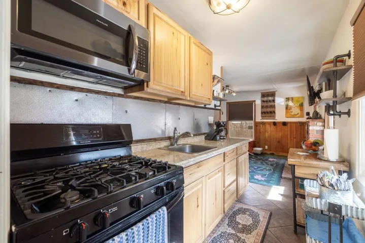 010_Kitchen 2