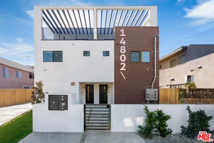 14804 1/2 Vanowen Street, Van Nuys, California 91405