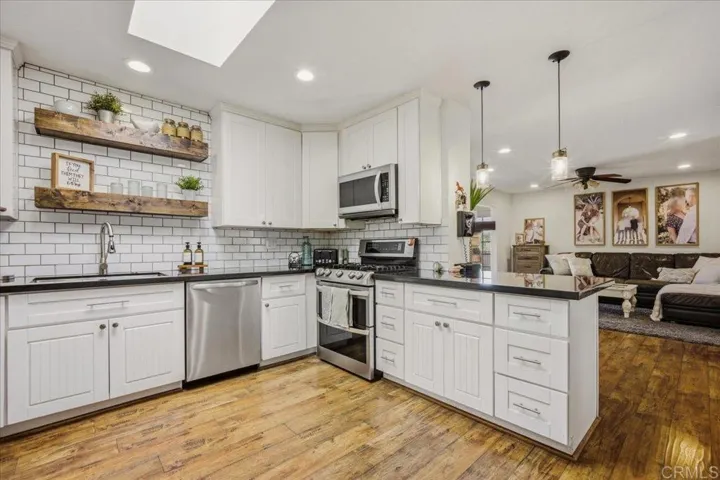 258 Vista Grande, Escondido, California 92025