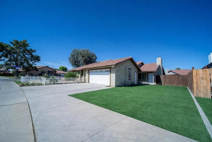 Palmwood Condo - ChatGPT Image Grass